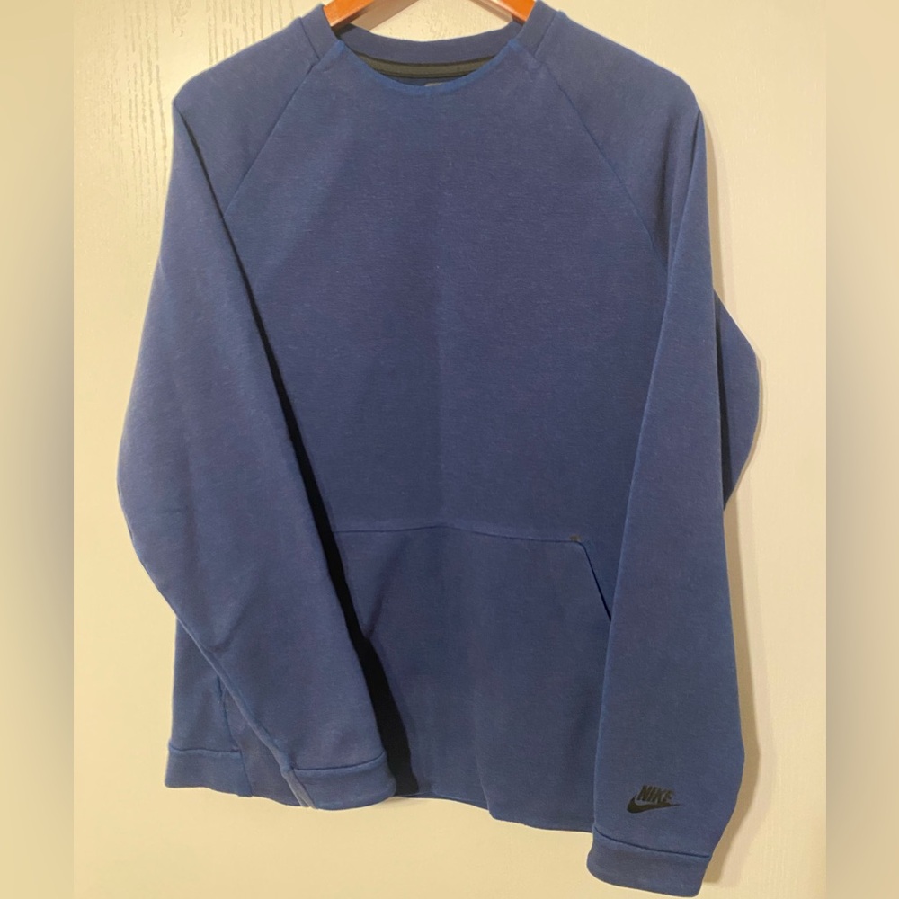 NIKE SWEATER